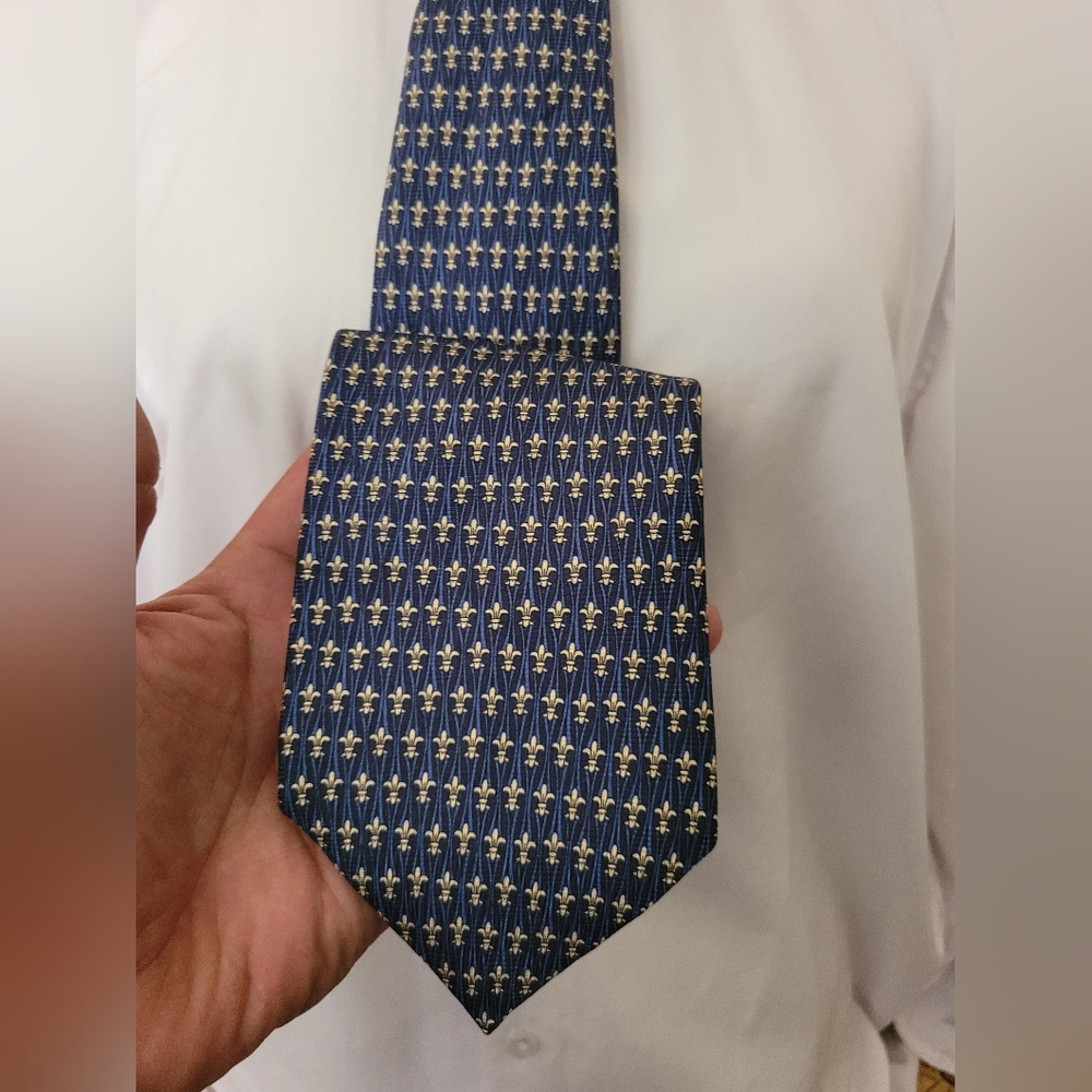 Stylish Tie - Picture 3 of 4